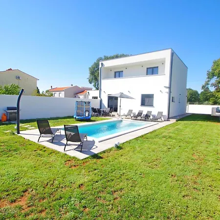 With Private Pool In Village Šišan