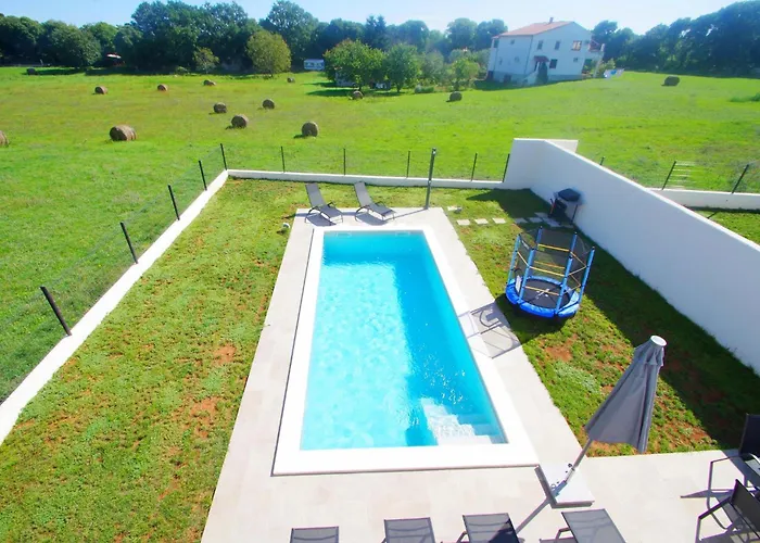 With Private Pool In Village 펜션 *