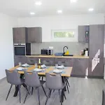 With Private Pool In Village * Šišan