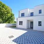 Tatil Evi With Private Pool In Village Šišan