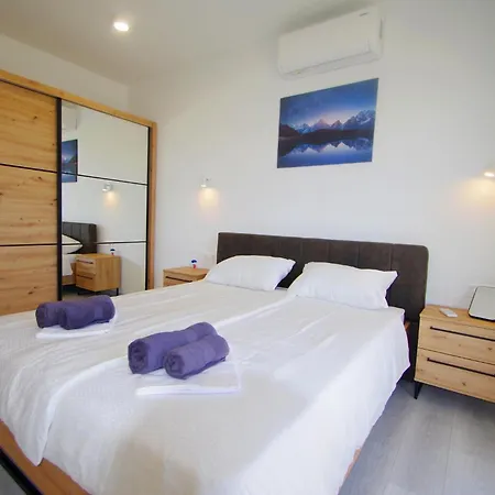 Holiday home With Private Pool In Village *