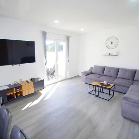 Holiday home With Private Pool In Village